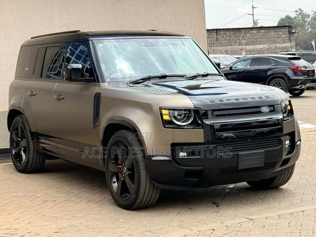Land Rover Defender 2022 Gold