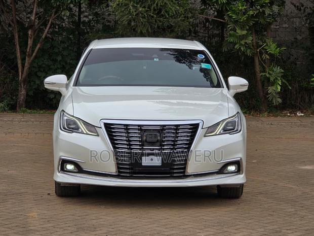 Toyota Crown 2017 White