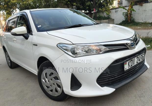 Toyota Corolla Fielder 2018