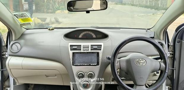 Toyota Belta 2010 Silver