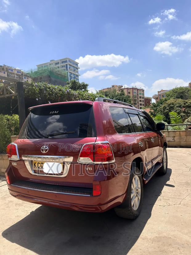 Toyota Land Cruiser 4.6 V8 ZX 2013 Red