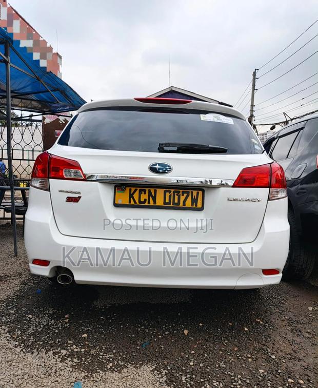 Subaru Legacy 2010 Off white