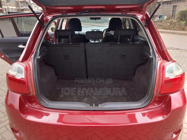 Toyota Auris 2011 Red