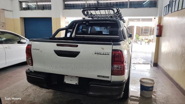Toyota Hilux 2019 White