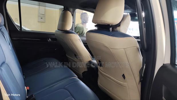 Toyota Hilux 2019 White