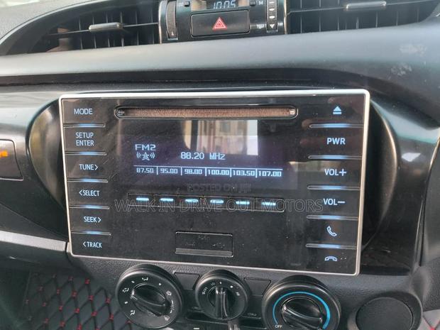 Toyota Hilux 2019 Silver