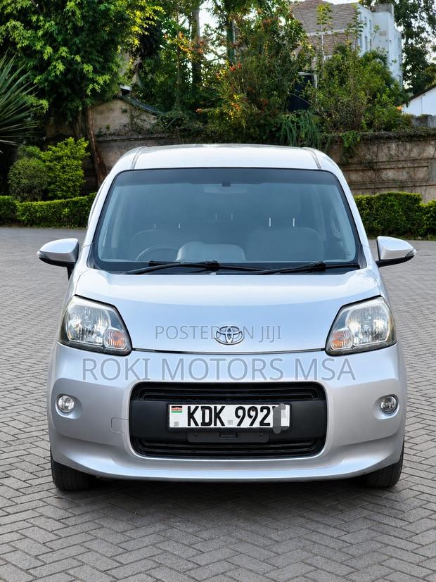 Toyota Porte 2015 Silver