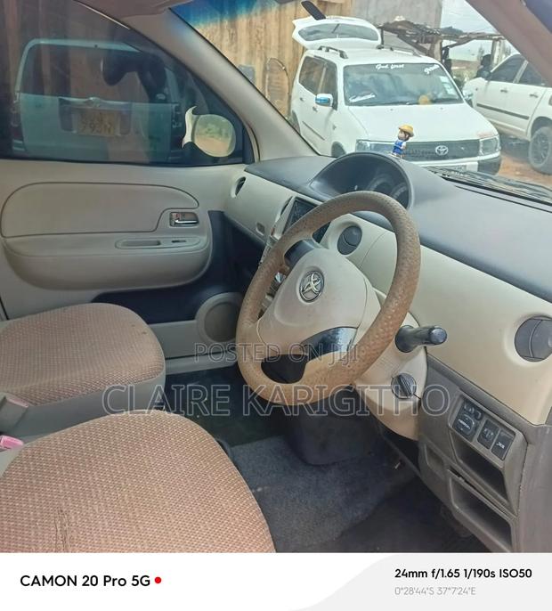 Toyota Sienta 2014 Silver