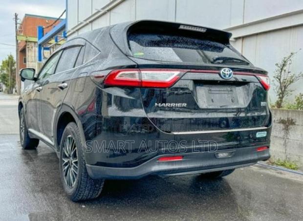 Toyota Harrier Hybrid Premium 2018 Black