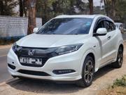 Honda Vezel 2018 White for sale