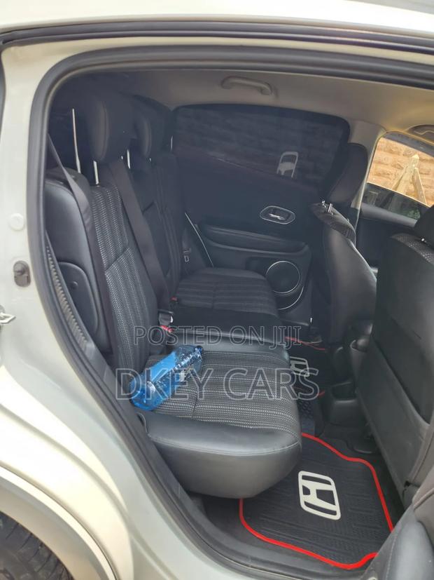 Honda Vezel 2018 White