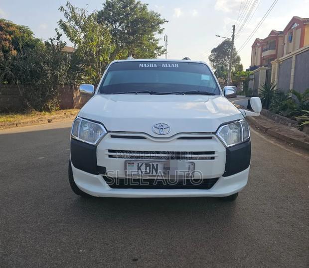 Toyota Succeed SV Premium 2016 White