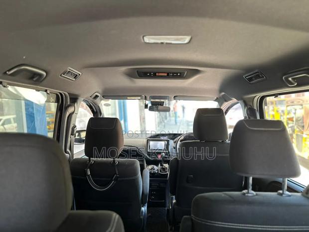 Toyota Esquire 2019 Purple