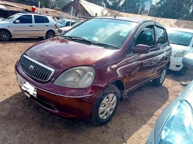 Toyota Vitz 2001 Maroon