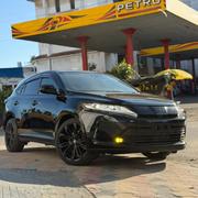 Toyota Harrier 2.0 2019 Black for sale