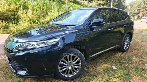Toyota Harrier 2.0 2018 Black