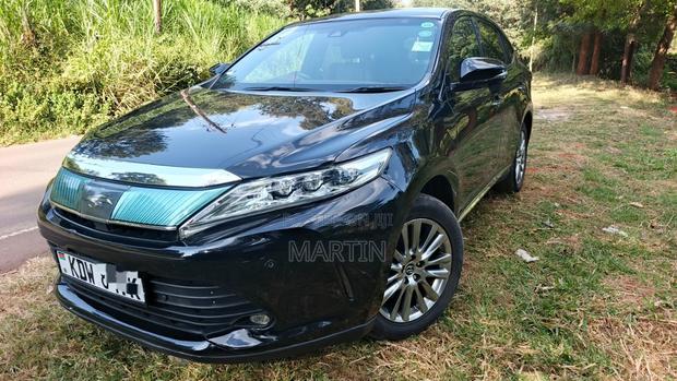 Toyota Harrier 2.0 2018 Black
