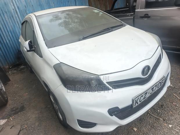 Toyota Vitz 2013 White