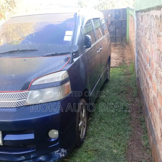 Toyota Voxy 2006 Blue