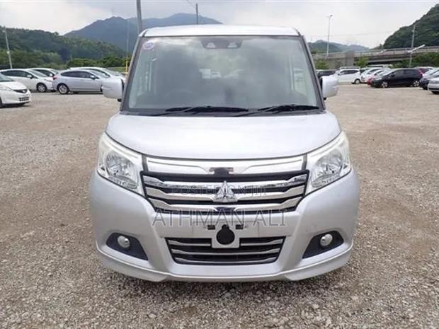 Mitsubishi Delica 2018 Silver