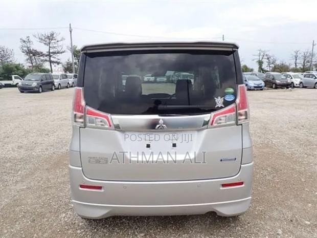 Mitsubishi Delica 2018 Silver