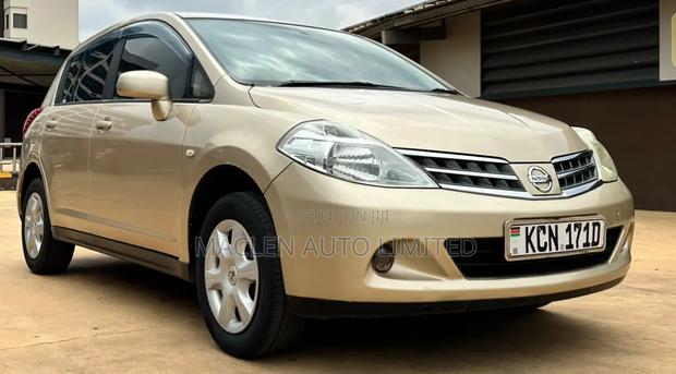 Nissan Tiida 2010 Gold