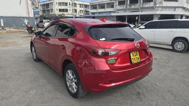Mazda Axela 2017 Red