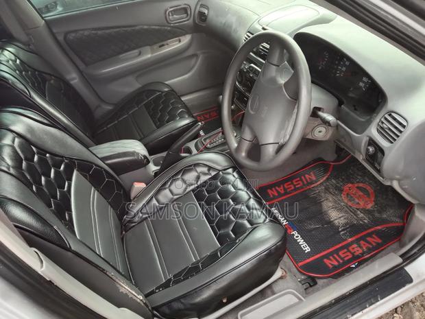 Nissan Sunny 2001 Silver