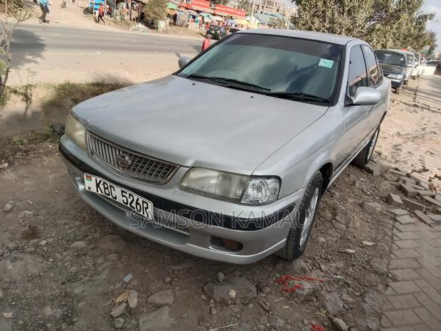 Nissan Sunny 2001 Silver
