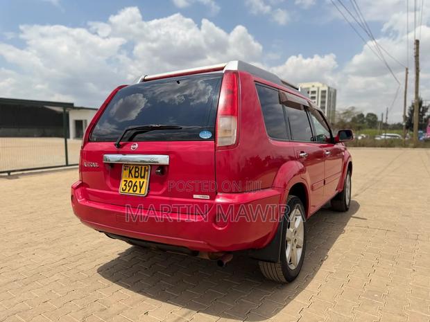 Nissan X-Trail 2006 Red