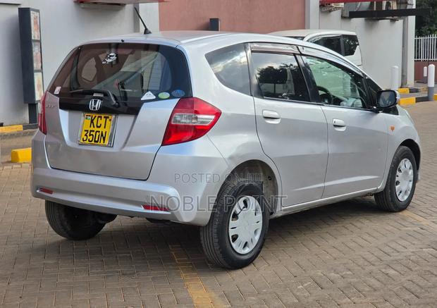 Honda Fit 2011 Silver