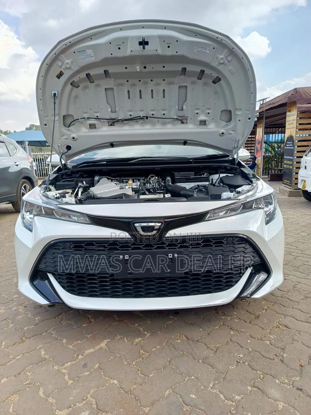 Toyota Corolla Touring 2019 White