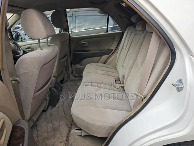 Toyota Harrier 2005 Beige