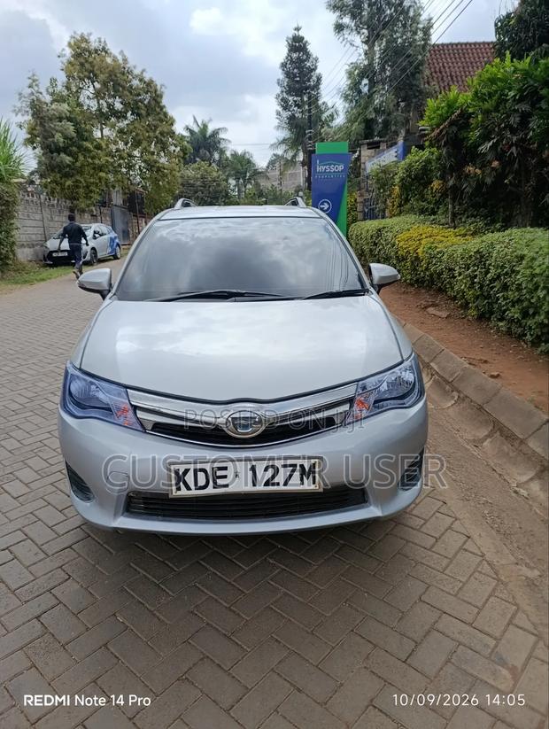 Toyota Corolla Fielder 1.5 Hybrid FWD 2014 Silver