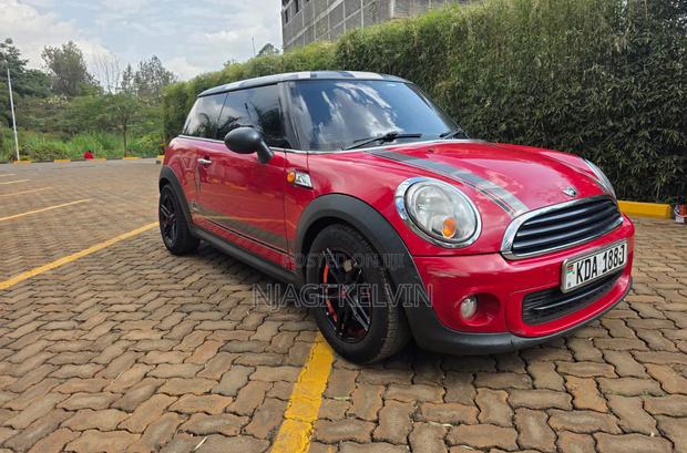 Mini Cooper 2013 Red