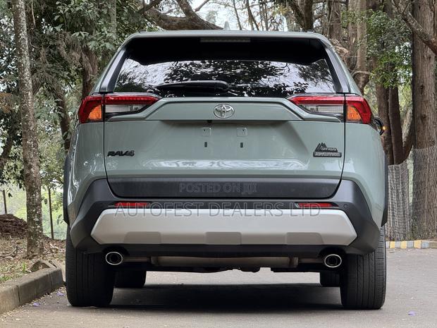 Toyota RAV4 Adventure 2021 Blue