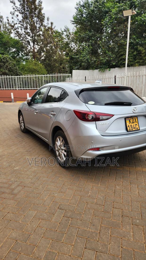 Mazda Axela 2018 Silver