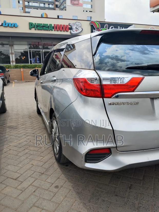 Honda Fit Shuttle 2017 Silver