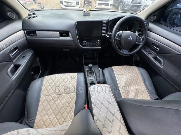 Mitsubishi Outlander 2012 White