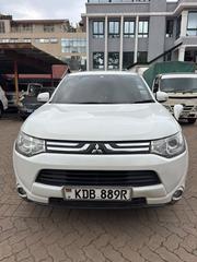Mitsubishi Outlander 2012 White for sale