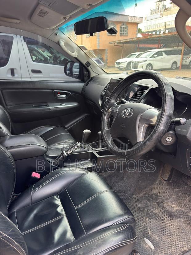 Toyota Hilux 2014 Green