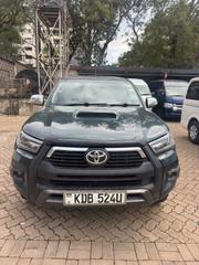 Toyota Hilux 2014 Green for sale