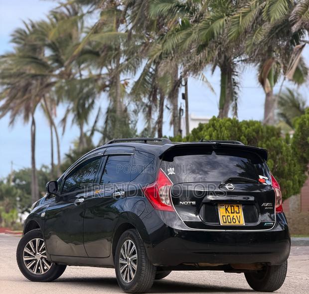Nissan Note 2015 Black