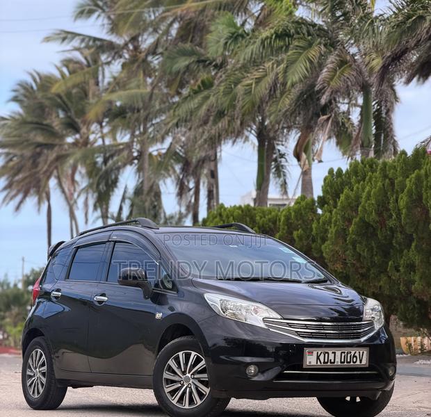 Nissan Note 2015 Black