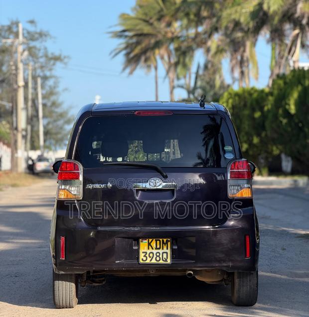 Toyota Spade 2016 Black
