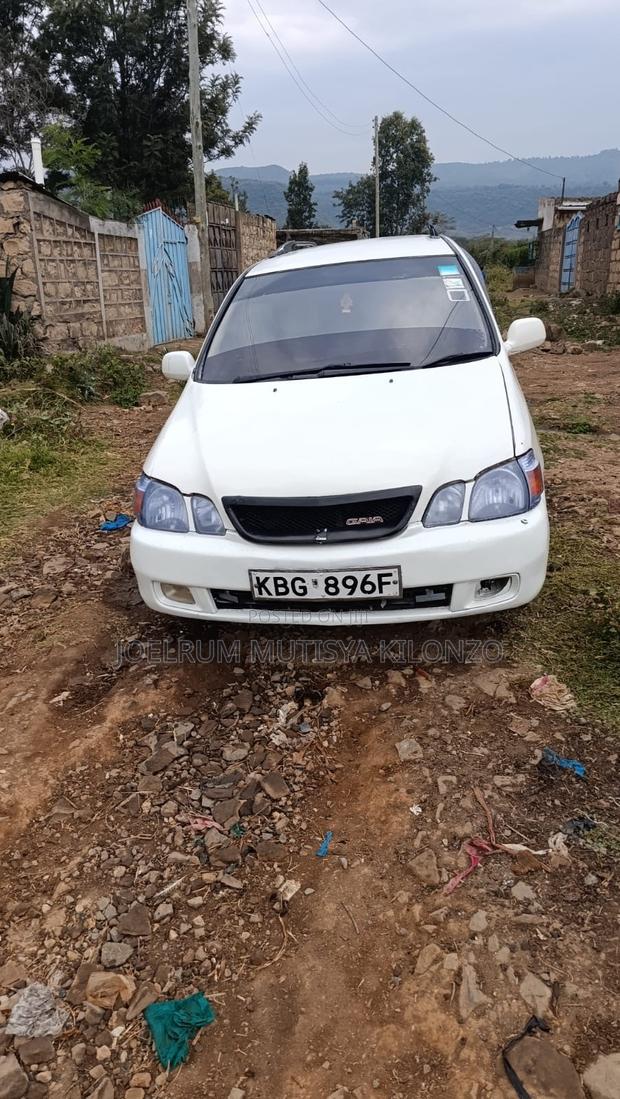 Toyota Gaia 2001 Pearl