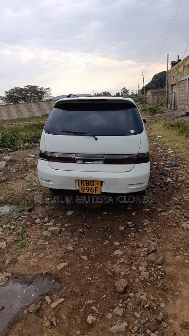 Toyota Gaia 2001 Pearl