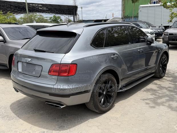 Bentley Bentayga 2017 Gray