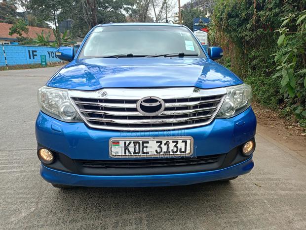 Toyota Fortuner 3.0 D AWD 2012 Blue