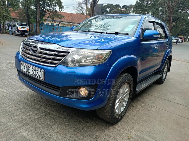 Toyota Fortuner 3.0 D AWD 2012 Blue